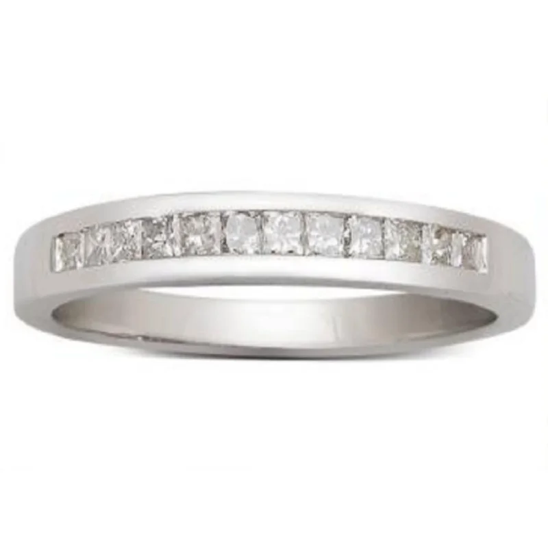 1/2 CTW Diamond Wedding Ring in 14KT White Gold