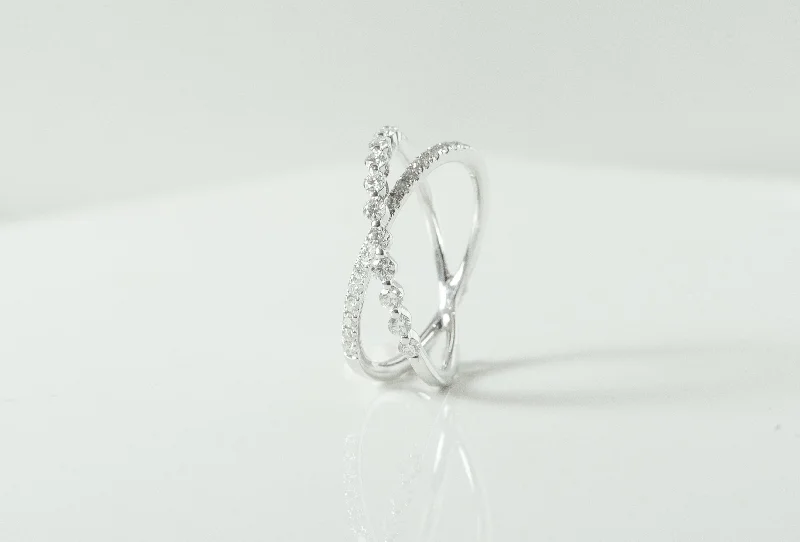 "Diamond Xpression" Ring