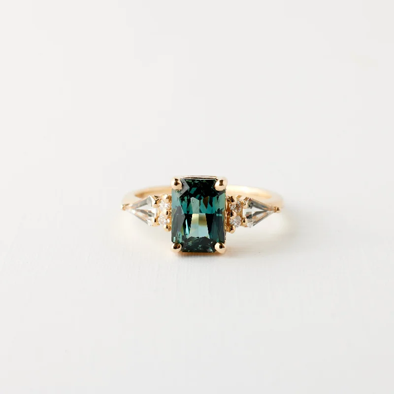 Thursday ring - 2.22 Carat Teal Radiant Sapphire