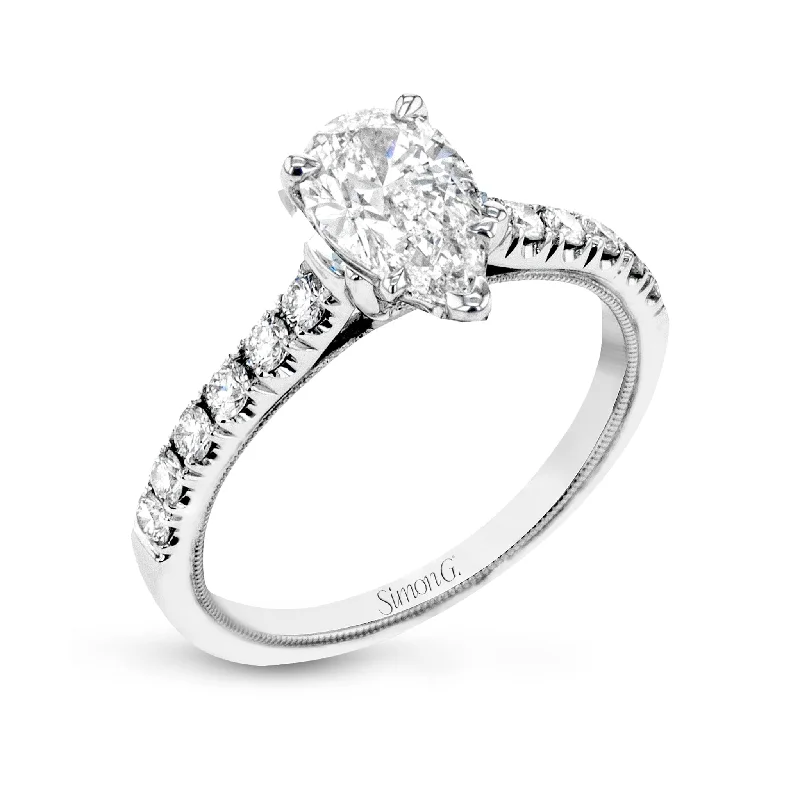 Unmissable Jewelry Discounts – Elevate Your Look For Less Pear-Cut Engagement Ring In 18k Gold With Diamonds