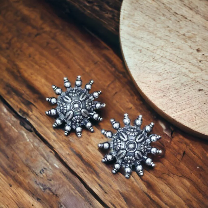 Bestselling Jewelry At Special Promotional Rates Bevy Pearls Oxidised Plated Stud Earrings