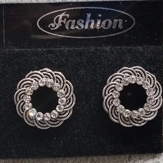 Elegant Jewelry At Unbeatable Prices – Shop Today Tahura Oxidised Plated Stud Earrings